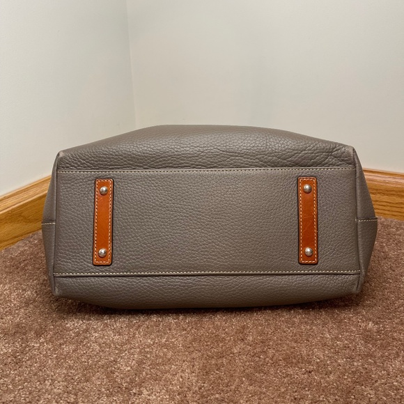 Dooney & Bourke: Pebble Grain Small Tammy Tote - Picture 3 of 11